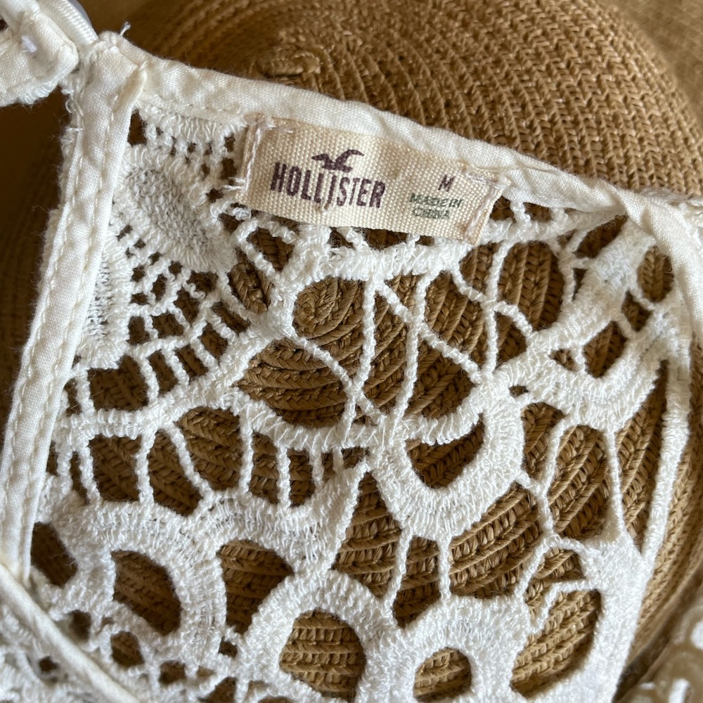 Hollister cold shoulder top M EUC - Picture 9 of 9